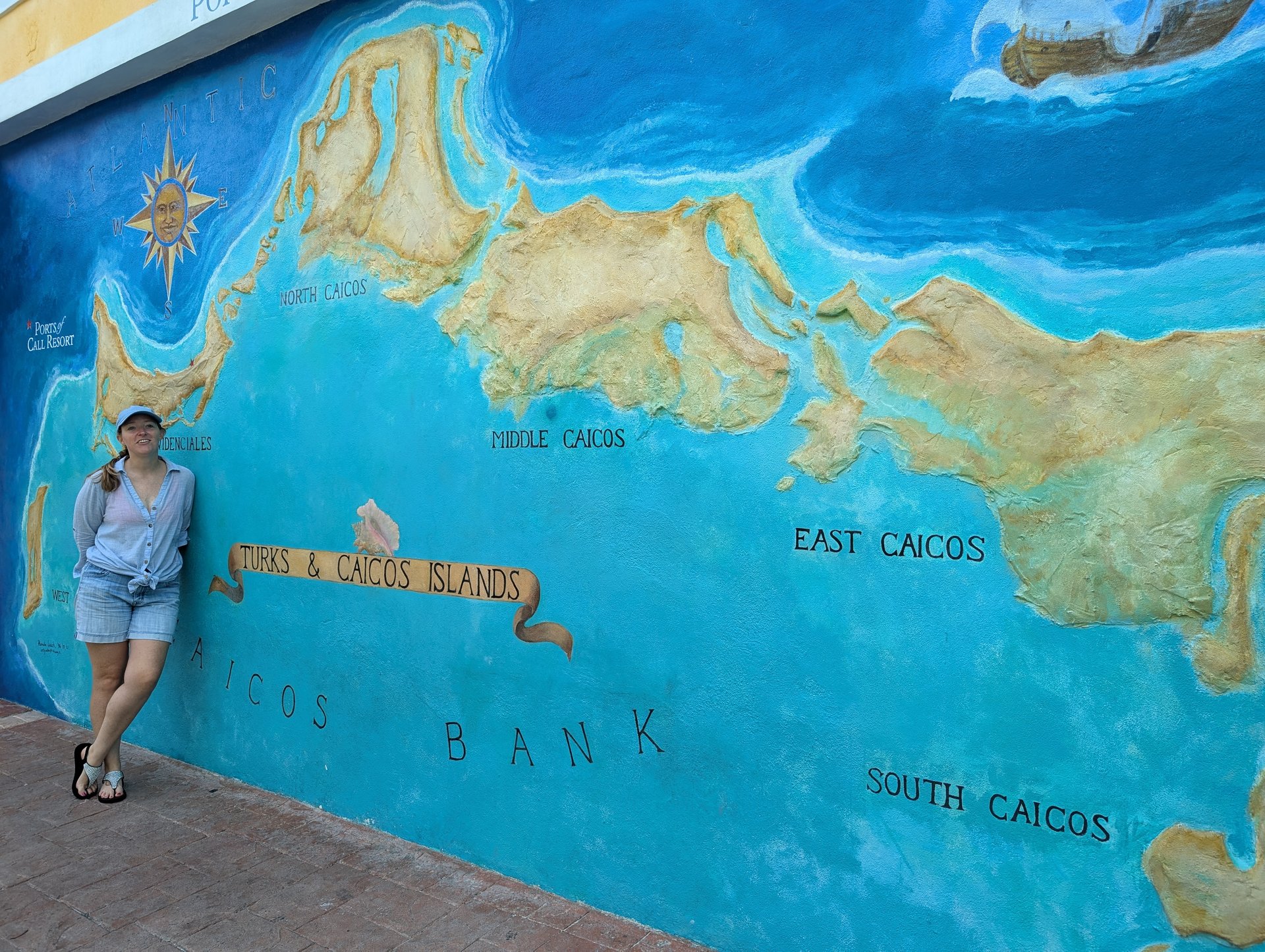 Kelly at the Turks and Caicos welcome mural